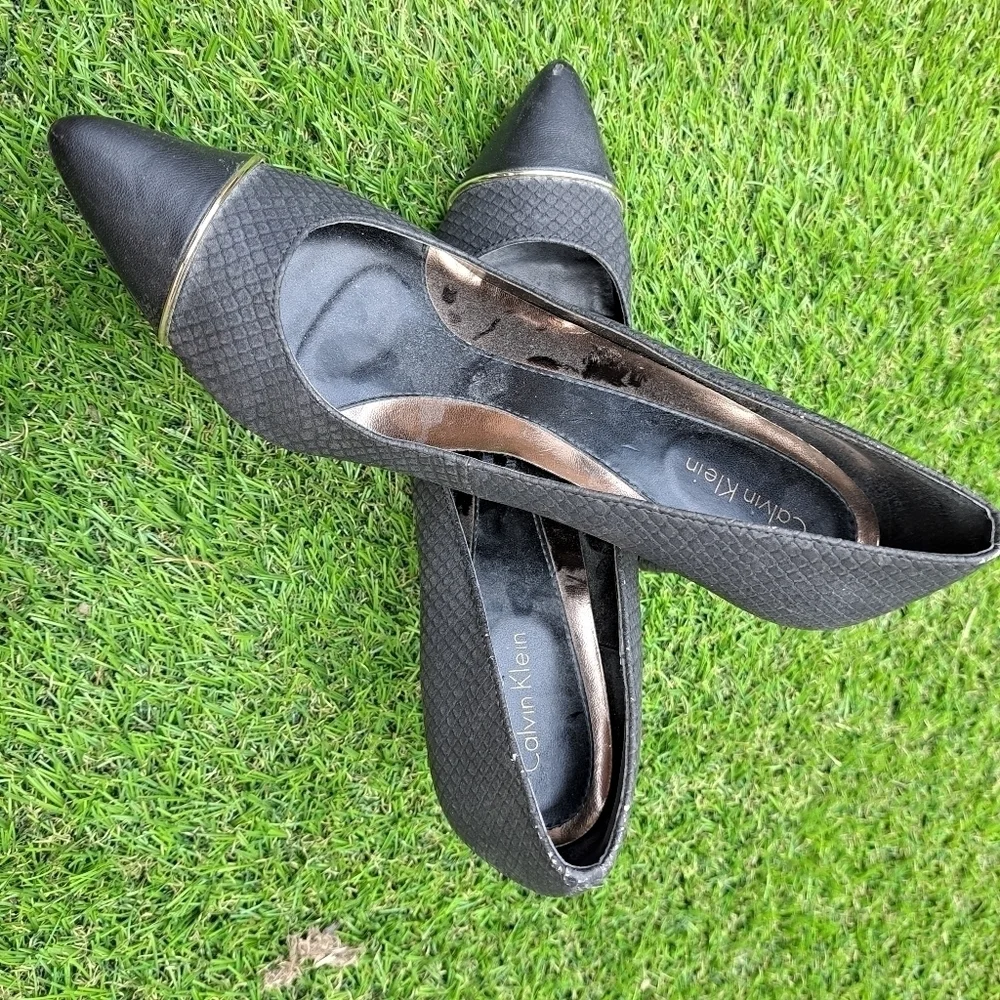 Calvin Klein Belino Black Pointed Toe Slip On Pump Size 7.5